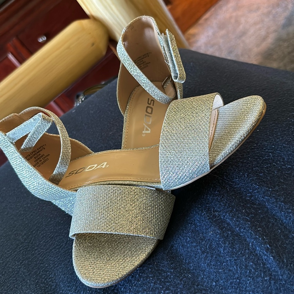 Girls Dress Shoes size 2